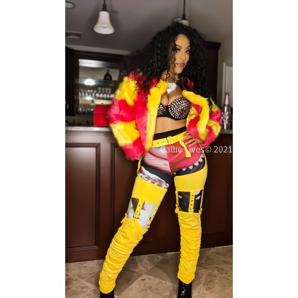 Callie Lives Stasia Striped: Pink & Yellow Faux Fur Blazer Medium - Picture 13 of 15